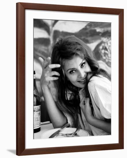 Actress Sophia Loren-Alfred Eisenstaedt-Framed Premium Photographic Print