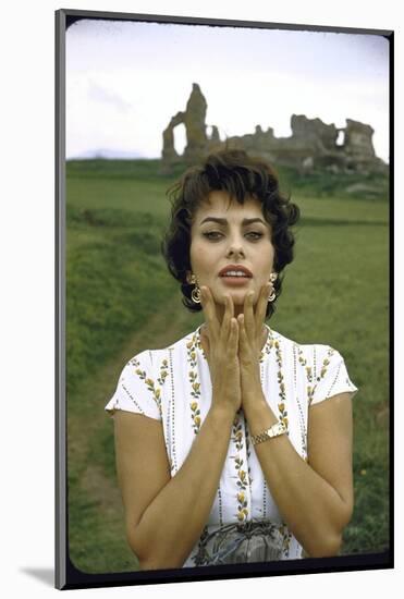 Actress Sophia Loren-Loomis Dean-Mounted Photographic Print