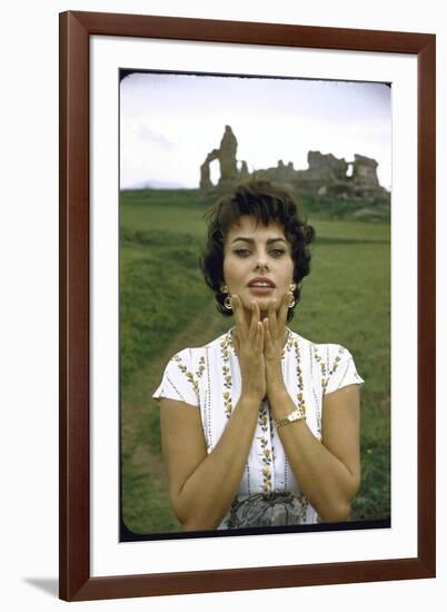 Actress Sophia Loren-Loomis Dean-Framed Photographic Print