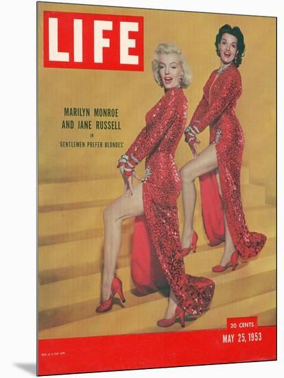 Actresses Marilyn Monroe and Jane Russell in Scene from "Gentlemen Prefer Blondes", May 25, 1953-Ed Clark-Mounted Photographic Print