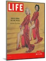 Actresses Marilyn Monroe and Jane Russell in Scene from "Gentlemen Prefer Blondes", May 25, 1953-Ed Clark-Mounted Photographic Print