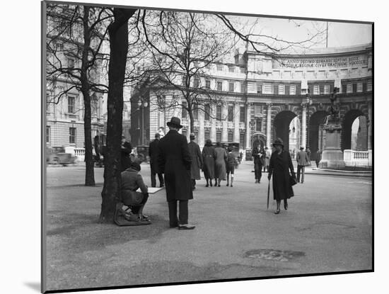 Admiralty Arch 1930S-null-Mounted Photographic Print