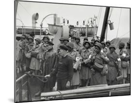 African America U.S. Army Nurses Arrive at Greenock-null-Mounted Photo