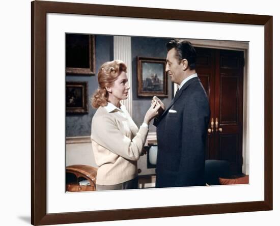 Ailleurs l'herbe est plus verte THE GRASS IS GREENER by StanleyDonen with Deborah Kerr and Robert M-null-Framed Photo