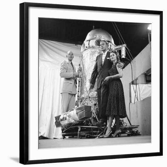 Air Force Lieutenant David G. Simons, Aeronautics Engineer Otto Winzen, and Vera Winzen, 1957-Yale Joel-Framed Photographic Print