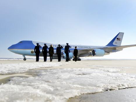 Air Force One, with President Obama and His Family Aboard, Prepares to  Depart' Photographic Print | AllPosters.com