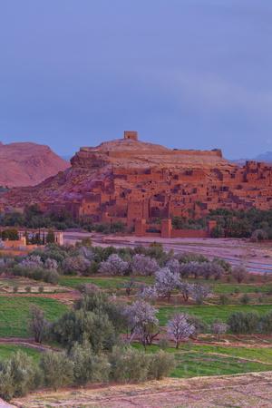 https://imgc.allpostersimages.com/img/posters/ait-benhaddou-unesco-world-heritage-site-atlas-mountains-morocco-north-africa-africa_u-L-PNF0IP0.jpg?artPerspective=n