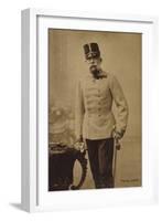 Ak Kaiser Franz Josef I., Standportrait, Uniform, Hochhut, Säbel-null-Framed Photographic Print