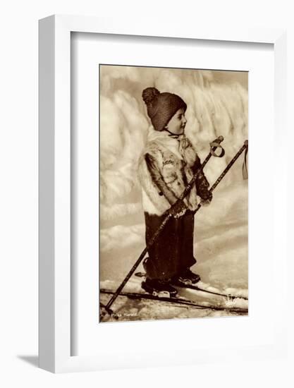 Ak Prins Harald, Prinz Harald, Ski, Skistäbe, Wollmütze, Pelzjacke-null-Framed Photographic Print