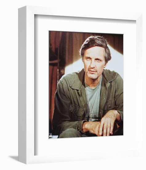 Alan Alda - M*A*S*H-null-Framed Photo