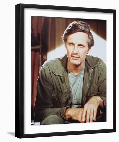 Alan Alda - M*A*S*H-null-Framed Photo