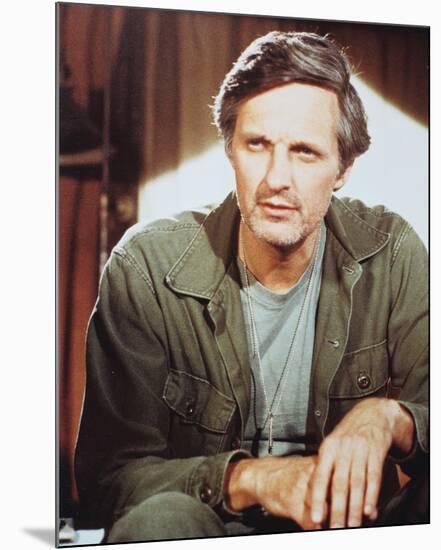 Alan Alda - M*A*S*H-null-Mounted Photo