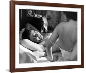 Albert Finney - Saturday Night and Sunday Morning-null-Framed Photo