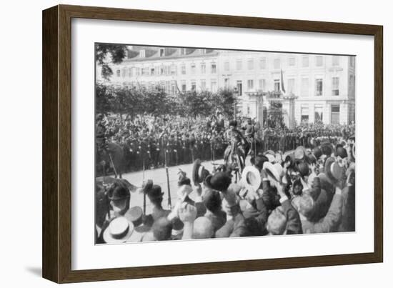 Albert I of Belgium on the Way to Parliament, 1914-null-Framed Giclee Print