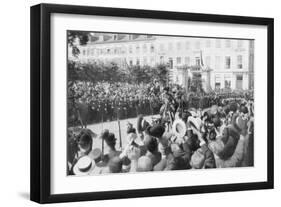 Albert I of Belgium on the Way to Parliament, 1914-null-Framed Giclee Print