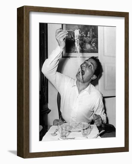 Alberto Sordi Eating Spaghetti-null-Framed Photographic Print