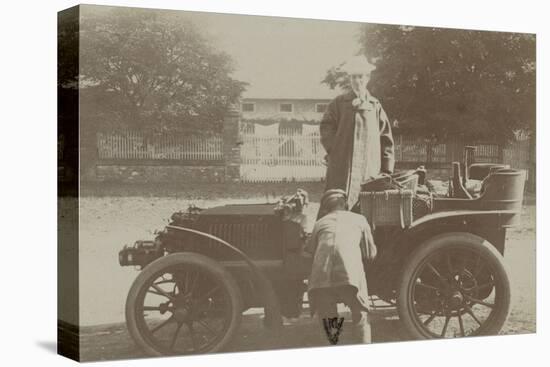 Album photographique : Panhard et Levassor vers 1901 (passagère et son chauffeur)-null-Stretched Canvas