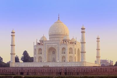 India, Uttar Pradesh, Agra, Taj Mahal in Rosy Dawn Light