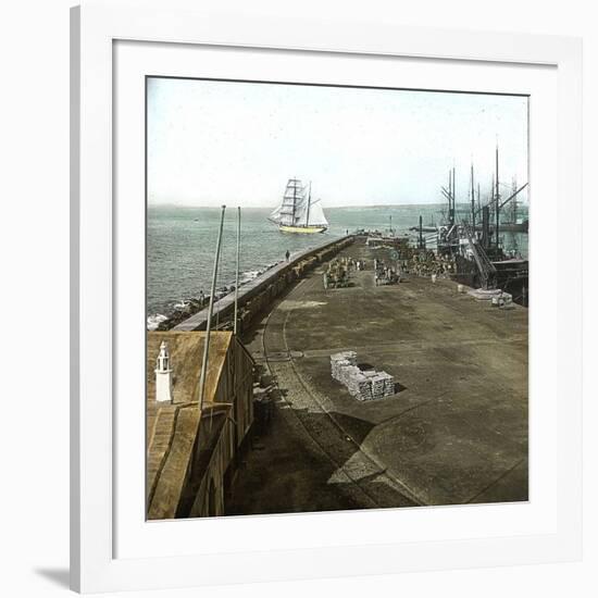 Alicante (Spain), the Pier, Circa 1885-1890-Leon, Levy et Fils-Framed Photographic Print