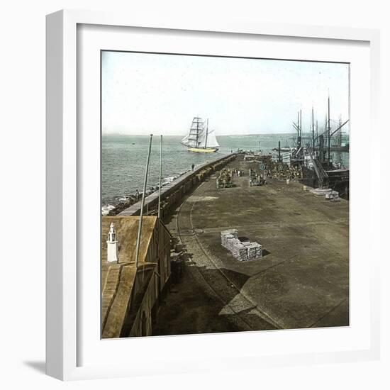 Alicante (Spain), the Pier, Circa 1885-1890-Leon, Levy et Fils-Framed Photographic Print