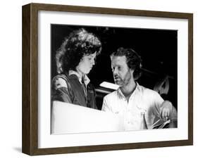 Alien, 1979 directed by Ridley Scott On the set, Ridley Scott directs Sigourney Weaver (photo)-null-Framed Photo