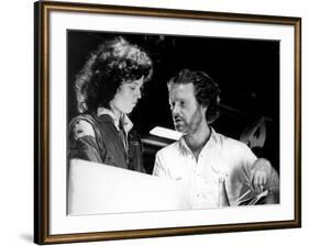 Alien, 1979 directed by Ridley Scott On the set, Ridley Scott directs Sigourney Weaver (photo)-null-Framed Photo