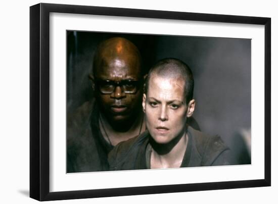 Alien 3 1991 Directed by David Fincher Avec Charles S. Dutton and Sigourney Weaver-null-Framed Photo