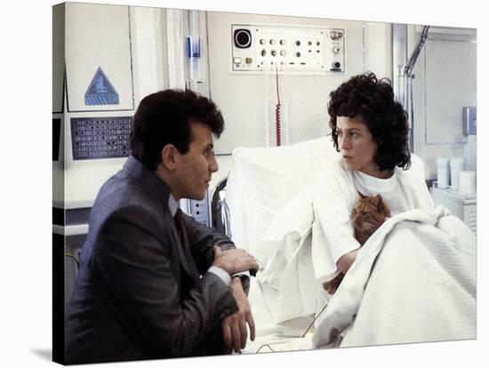 ALIENS, 1986 directed by JAMES CAMERON with Paul Reiser and Sigourney Weaver (photo)-null-Stretched Canvas