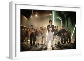 ALIENS, 1986 directed by JAMES CAMERON with Sigourney Weaver between Paul Reiser, Michael Biehn, Je-null-Framed Photo