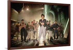 ALIENS, 1986 directed by JAMES CAMERON with Sigourney Weaver between Paul Reiser, Michael Biehn, Je-null-Framed Photo