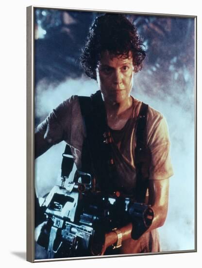 ALIENS, 1986 directed by JAMES CAMERON with Sigourney Weaver (photo)-null-Framed Photo