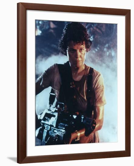 ALIENS, 1986 directed by JAMES CAMERON with Sigourney Weaver (photo)-null-Framed Photo