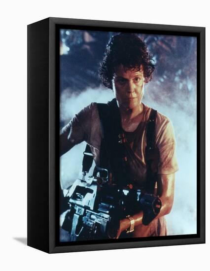 ALIENS, 1986 directed by JAMES CAMERON with Sigourney Weaver (photo)-null-Framed Stretched Canvas