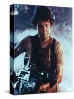 ALIENS, 1986 directed by JAMES CAMERON with Sigourney Weaver (photo)-null-Stretched Canvas