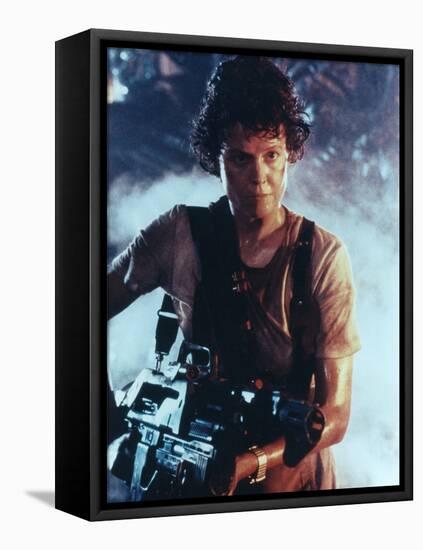 ALIENS, 1986 directed by JAMES CAMERON with Sigourney Weaver (photo)-null-Framed Stretched Canvas