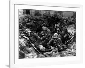 ALL QUIET ON THE WESTERN FRONT by Lewis Milestone with Ben Alexander, Lew Ayres, Louis Wolheim, 193-null-Framed Photo