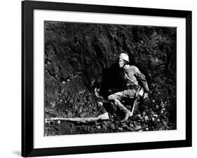 "All quiet on the western front" by Lewis Milestone with Lew Ayres, 1930 (b/w photo)-null-Framed Photo