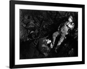 ALL QUIET ON THE WESTERN FRONT by Lewis Milestone with Lew Ayres, Raymond Griffith, 1930 (b/w photo-null-Framed Photo