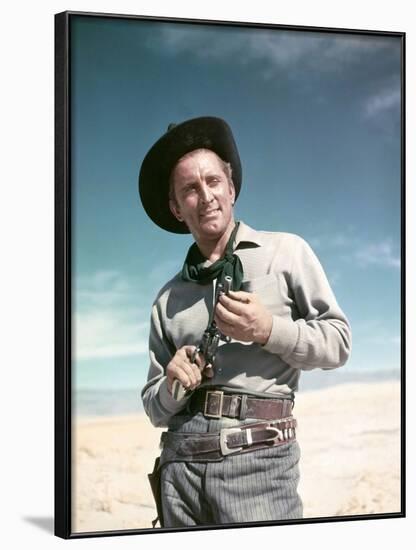 ALONG THE GREAT DIVIDE, 195I directed by RAOUL WALSH with Kirk Douglas (photo)-null-Framed Photo