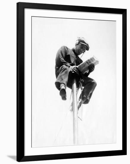 Alvin 'Shipwreck' Kelly Sitting on a 39 Foot Flagpole Atop Eight-Story Hotel St Francis in Newark-null-Framed Photo