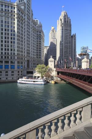 Chicago River and Dusable Bridge with Wrigley Building and Tribune Tower, Chicago, Illinois, USA