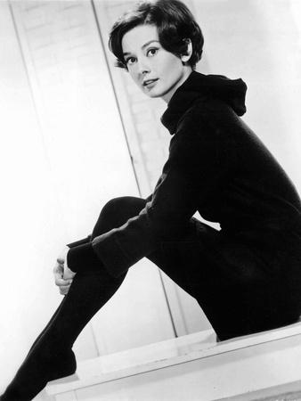 https://imgc.allpostersimages.com/img/posters/american-actress-audrey-hepburn-c-1957_u-L-PWGK940.jpg?artPerspective=n