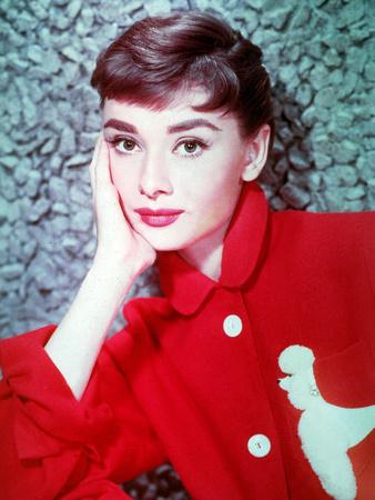https://imgc.allpostersimages.com/img/posters/american-actress-audrey-hepburn-in-1954_u-L-PWGHXV0.jpg?artPerspective=n