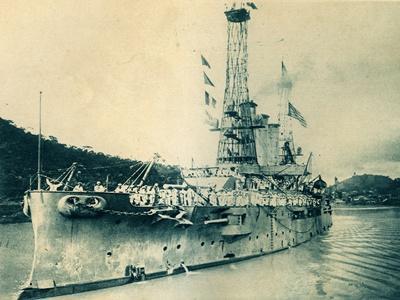 'American Battle-Ship Missouri Making the Passage through the Panama ...