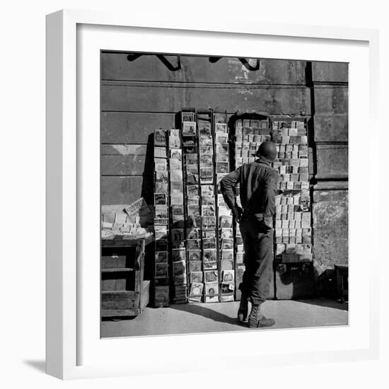 American GI Perusing Book Vendors' Stand during WWII-Robert Capa-Framed Photographic Print