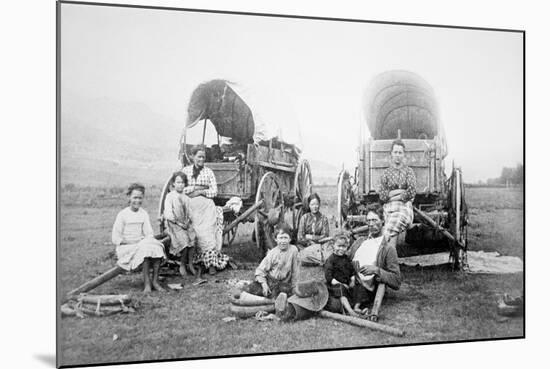 American Pioneer Family, C.1870 (B/W Photo)-American Photographer-Mounted Giclee Print
