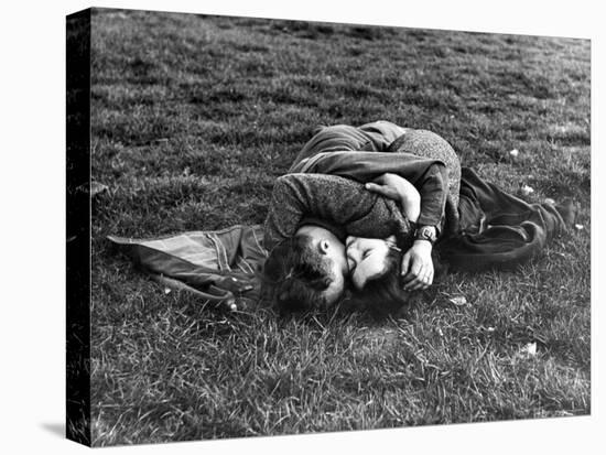 American Soldier and English Girlfriend Blissfully Embracing on Lawn in Hyde Park-Ralph Morse-Stretched Canvas