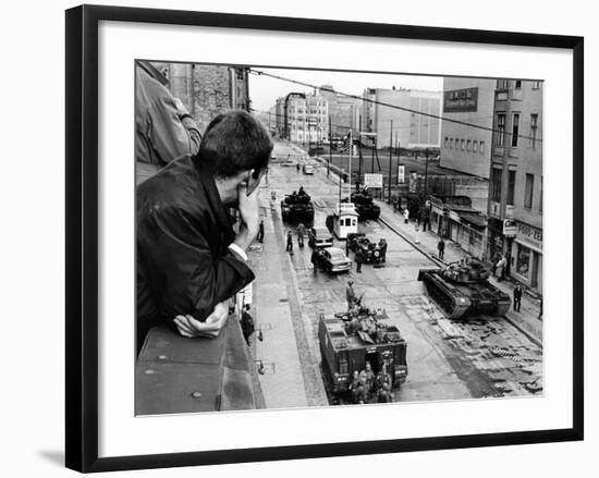 American Tanks at the Friedrichstrasse Checkpoint Crossing Through the Berlin Wall-null-Framed Photo