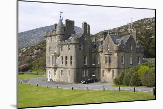 Amhuinnsuidhe Castle, Isle of Harris, Outer Hebrides, Scotland, 2009-Peter Thompson-Mounted Photographic Print