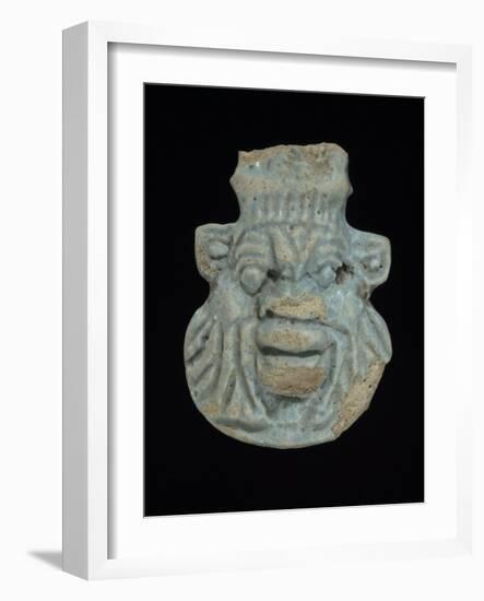 Amulette de style égyptien : masque du dieu Bes-null-Framed Giclee Print